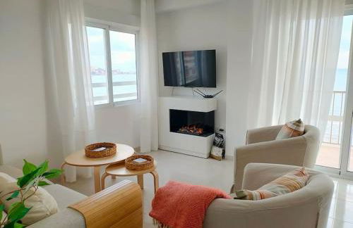 El Acuario - Primera línea y todas las ventanas dan al mar - Photo 12