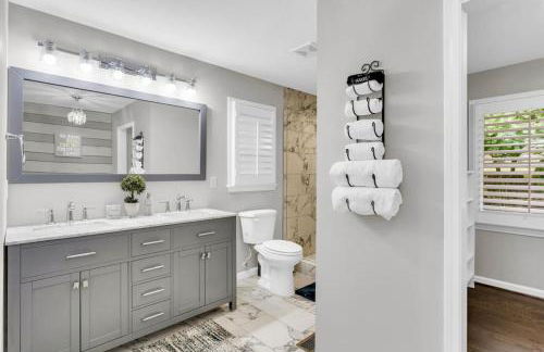 Lakefront, Saltwater Pool, Backyard Oasis, Private Dock, Home Gym - Foto 45