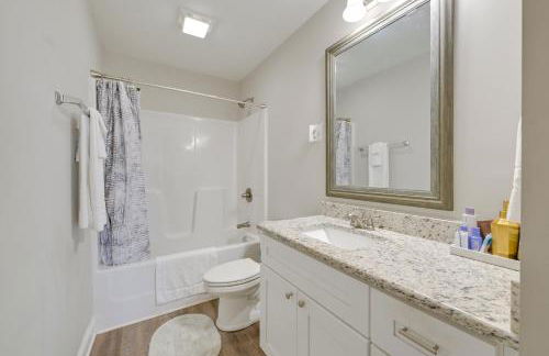 5 Mi to Charlotte Motor Speedway Cozy Townhome - Foto 16