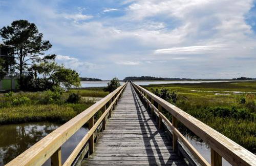 NEWLY Renovated Short Walk to Beach and Beach Club - Sleeps 12 - Foto 48