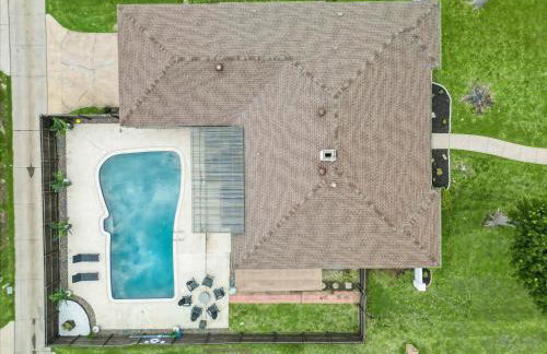 5-BR Relaxing Retreat with Pool Hot tub Fire Pit - Foto 43