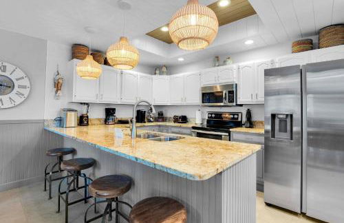 Waterfront Sunrise Beach Rental with Private Dock - Foto 2