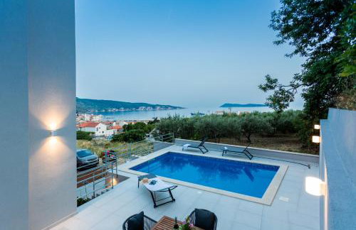 Seaside Elegance Suites - Photo 4