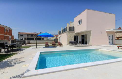 New modern villa Gogo with private pool near the beach and town of Pula by WiiBuk - Foto 9