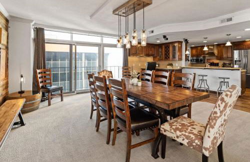 City Center Oasis Prime Location with Views - Foto 12