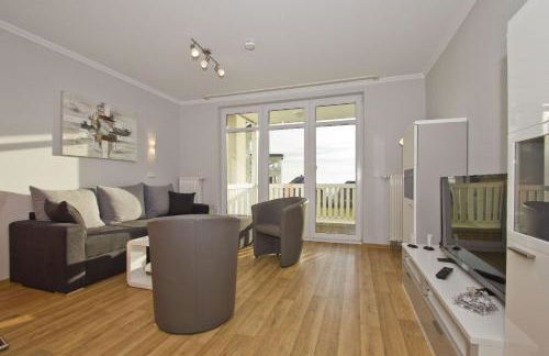 mit Meerblick und Balkon, gratis Nutzung vom AHOI Erlebnisbad und Sauna in Sellin - Meeresblick FeWo 33 - Foto 6