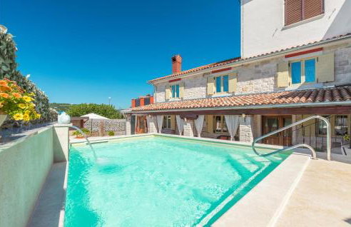 3 Bedroom Nice Home In Plovanija - Foto 7