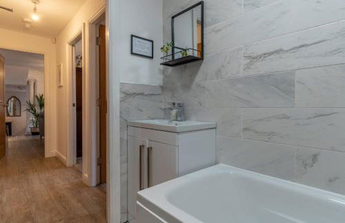 Luxury Chapel Apartment within City Walls - Photo 18