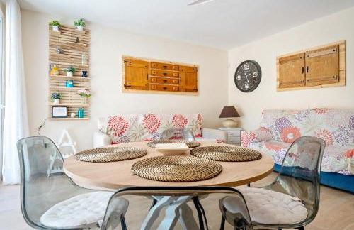 beach and pool - Photo 21