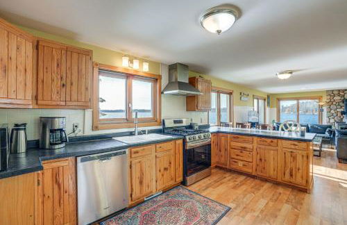 Delton Lake House with Boat Dock Fish, Swim and More! - Foto 10