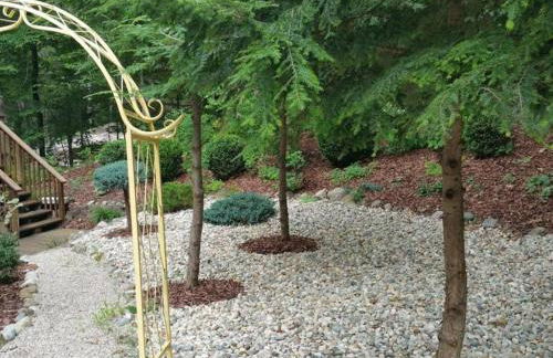 LakePath Beach House - XL hot tub, walk to beach - Foto 35