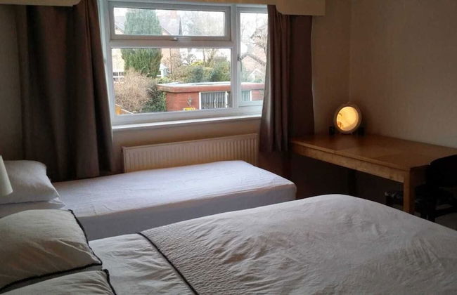 Beautiful Romantic Village House With Netflix - Photo 6