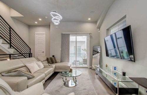 Luxurious Med Cntr/NRG Townhome - Photo 27