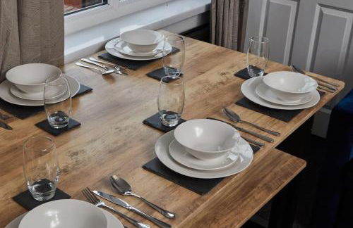 Cosy 3-Bedroom House in Seaham - Street Parking - Photo 4