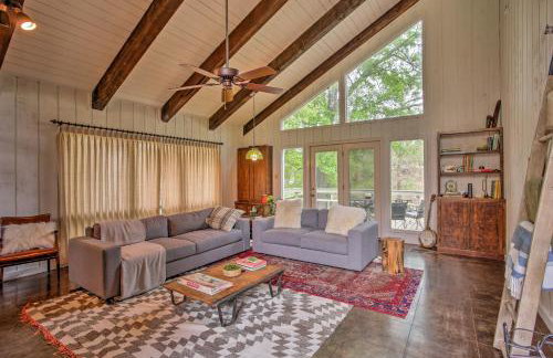 Pet-Friendly Lake Athens Home with Fireplace! - Foto 4