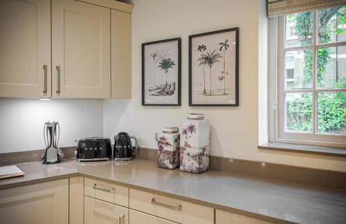 Luxurious Mews 4Bd House Balcony & Garage - Foto 30