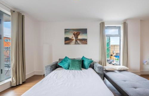 FREE fast Wi-Fi, Netflix & Large Lounge & Balcony! - Foto 20