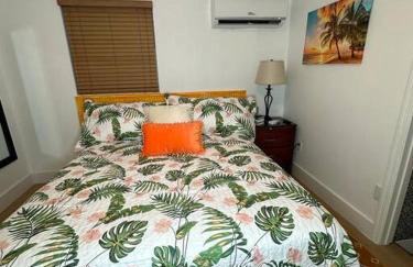 Sleeps 3, Casa Tropical in Miami - Foto 19