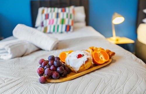 Forest View- Oasis Mural -Didsbury Zen Sleeps 10 - Photo 18