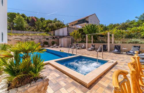 La Perla Apartments 2 - Photo 31