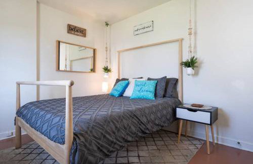 Cali 2BR Getaway Firepit, Yard & Spring Charm - Foto 24