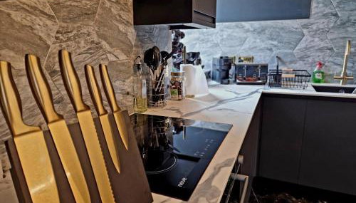 The Studio - Photo 3