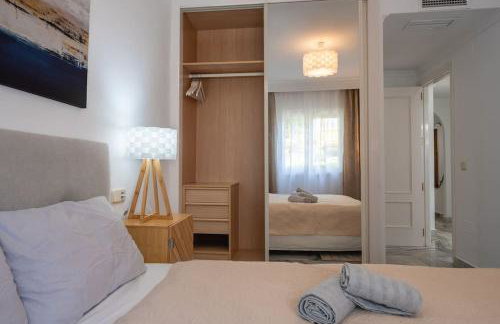 Luxury 3BR Puerto Banus, Pool, Garden, Walk to Marina & Beach - Photo 17