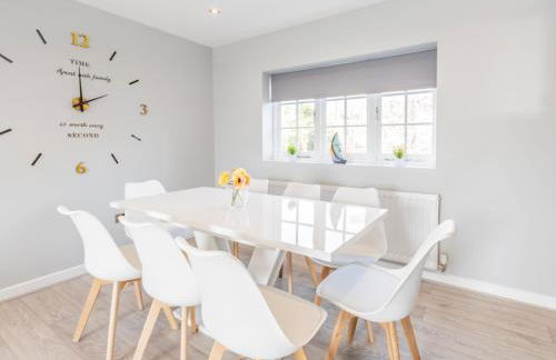 4-Bedroom Seafront House in Southend Sea Views - Pass the Keys - Foto 21