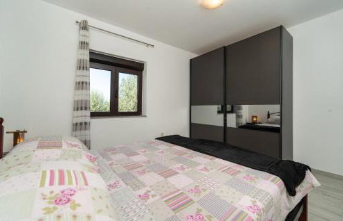 2 Bedroom Lovely Apartment In Rtina - Photo 14