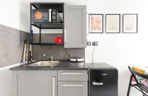 GuestHost - Studio APT with WIFI & AC- Milano Calvairate - Foto 9