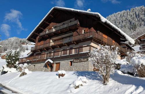 Charmant studio 19m², idéal 3 pers, avec terrasse et parking, proche commerces et navette ski - FR-1-342-307 - Foto 1