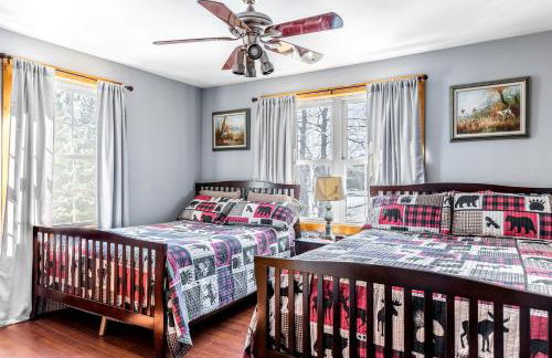 Gorgeous Cottage with Hot-tub and Games in Beaver Cove, Maine - Foto 46