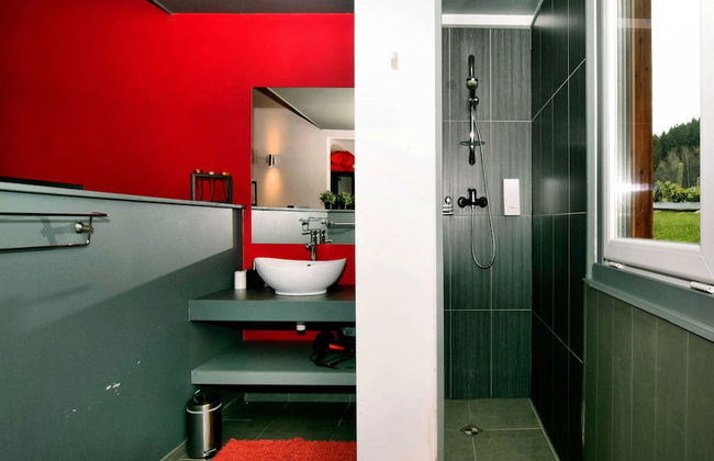 Villa With Heated Outdoor Pool and Sauna - Photo 24