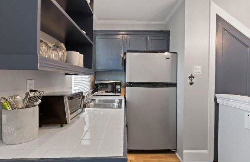 Garden District Balcony Condo w Gated Park - Foto 9