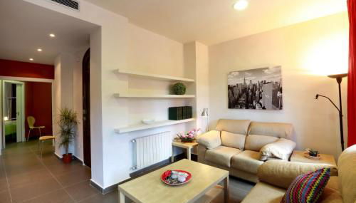 Reino de Valencia Apartments - Photo 3