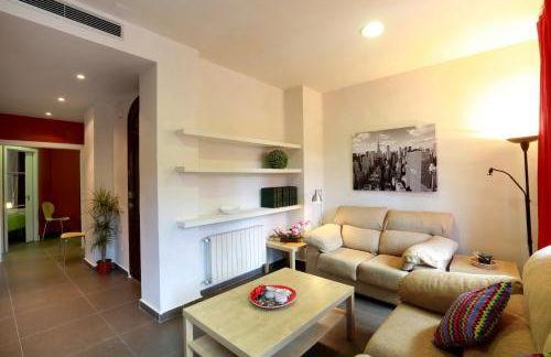 Reino de Valencia Apartments - Photo 3