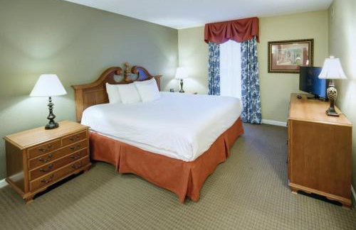 Charming 2BR Colonial Apartment with Resort Access - Foto 52