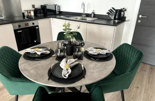 Luxury Oaks Suite, Free private parking, 2 Bed 2 Bathroom Apartment, Central Solihull - Foto 6