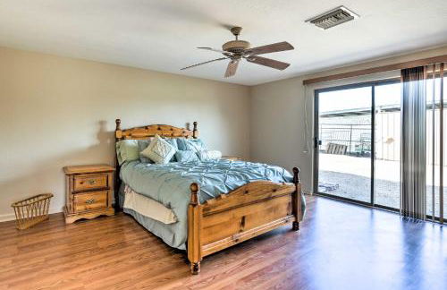 Pool and Putting Green Group Getaway in Glendale! - Foto 38