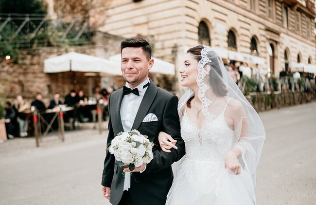 Wedding Honeymoon Photoshoot in Rome - Photo 1