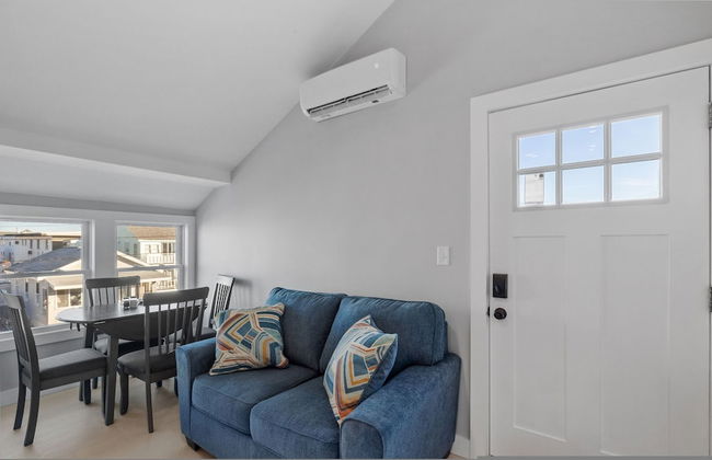 Modern Condo Perfect For Winter Rental - Photo 7