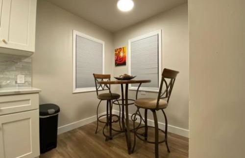 Charming Brick Home with bonus space & foosball - Foto 4