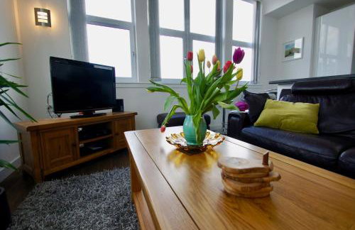 Penthouse Apartment - Photo 3