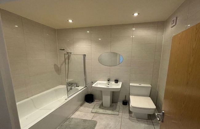 Immaculate 1-bed Apartment in Walton on the Naze - Photo 8