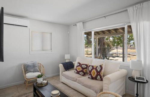 15 min to JT Park Hot Tub Cute Design Full Kitchen - Foto 4