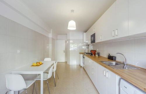 3BR Comfort & Convenience apt in central Massamá - Foto 47