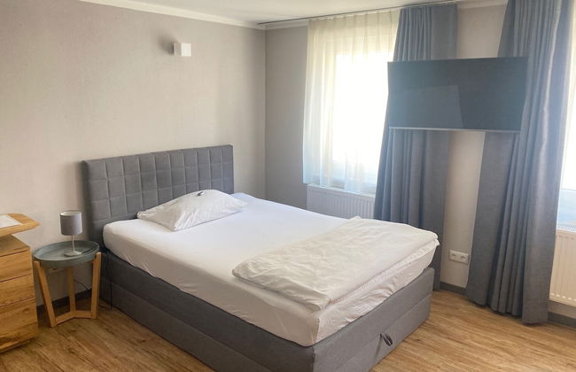 Motel Q - Dingolfing - Foto 16