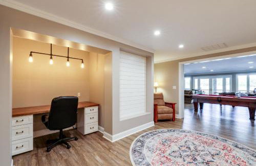 Lakefront Haven with Hot Tub and Game Room in Hickory! - Foto 30