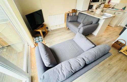 2 Bedroom Bungalow SV58, Seaview, Isle of Wight Free Wi-Fi - Photo 16