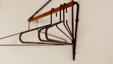 DachNest - Wundervolles neues Dachgeschoss Apartment für bis zu 4 Personen in Kirchentellinsfurt - Foto 3, wardrobe